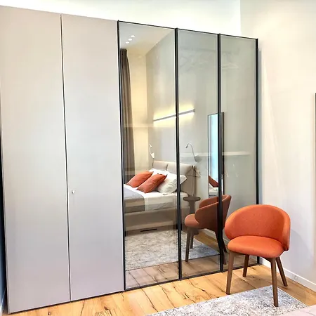 Savoy Luxury Center Apartment