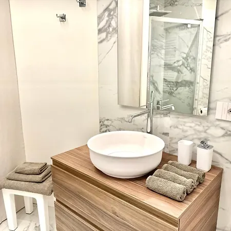 Savoy Luxury Center *