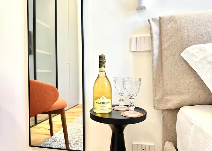 Savoy Luxury Center Apartment